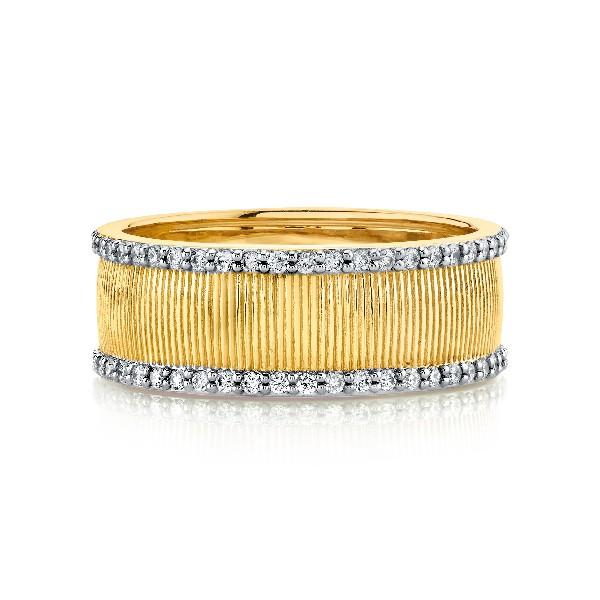 Strie Gold Band With Diamond Edges